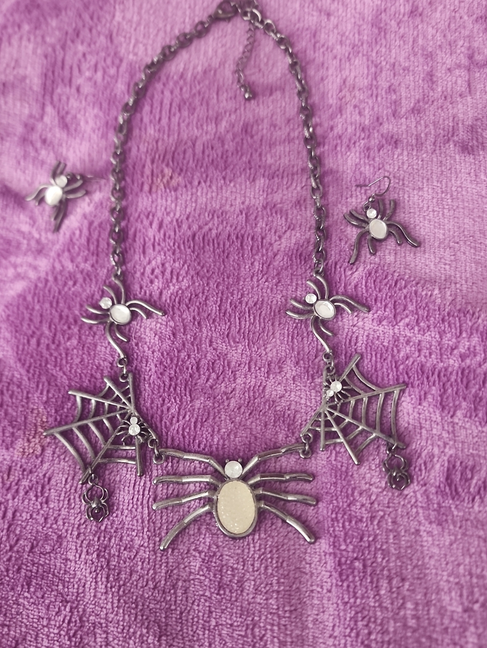 Silver Spider and Web Statement Necklace Set - Silver